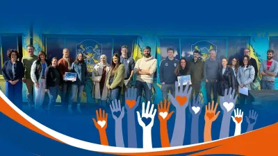 Groepsfoto met deelnemers aan de solidaire teambuilding met City Pirates en StreetwiZe